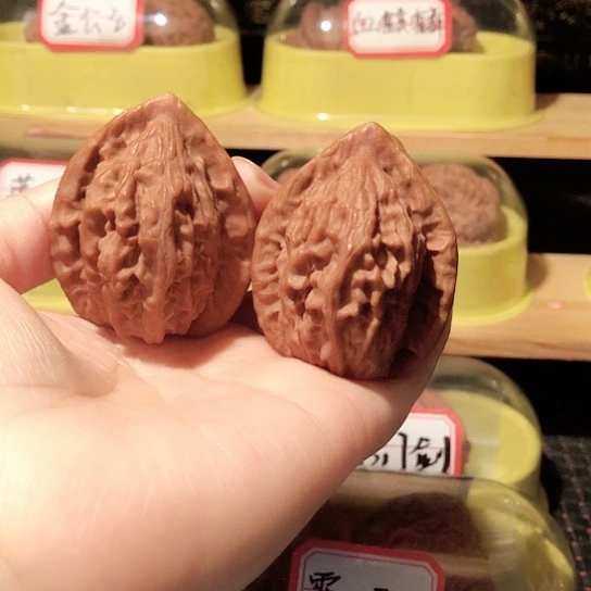 文玩核桃把件大红袍