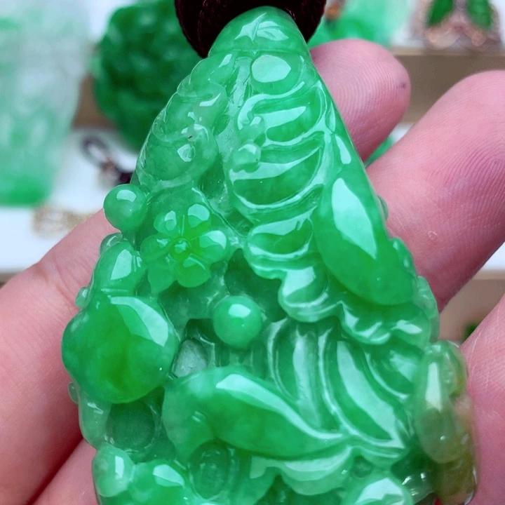 吊坠(不含链)未镶嵌翡翠