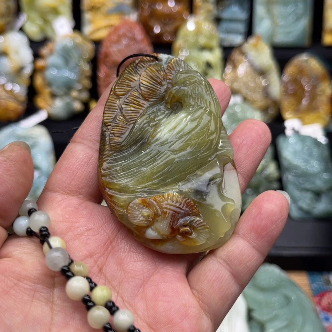 蛇纹石玉未镶嵌颈饰