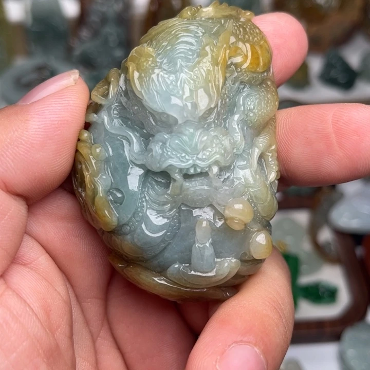 颈饰未镶嵌翡翠龙