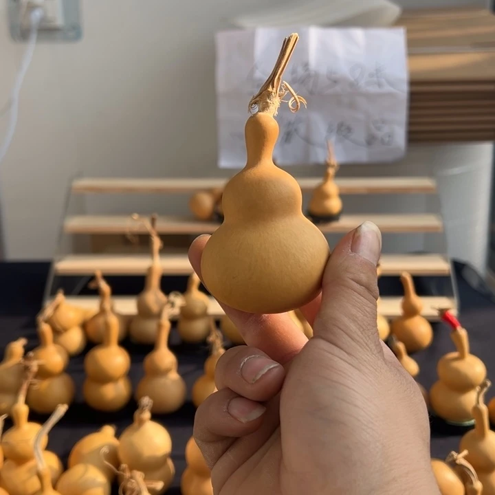 葫芦手把一物一拍