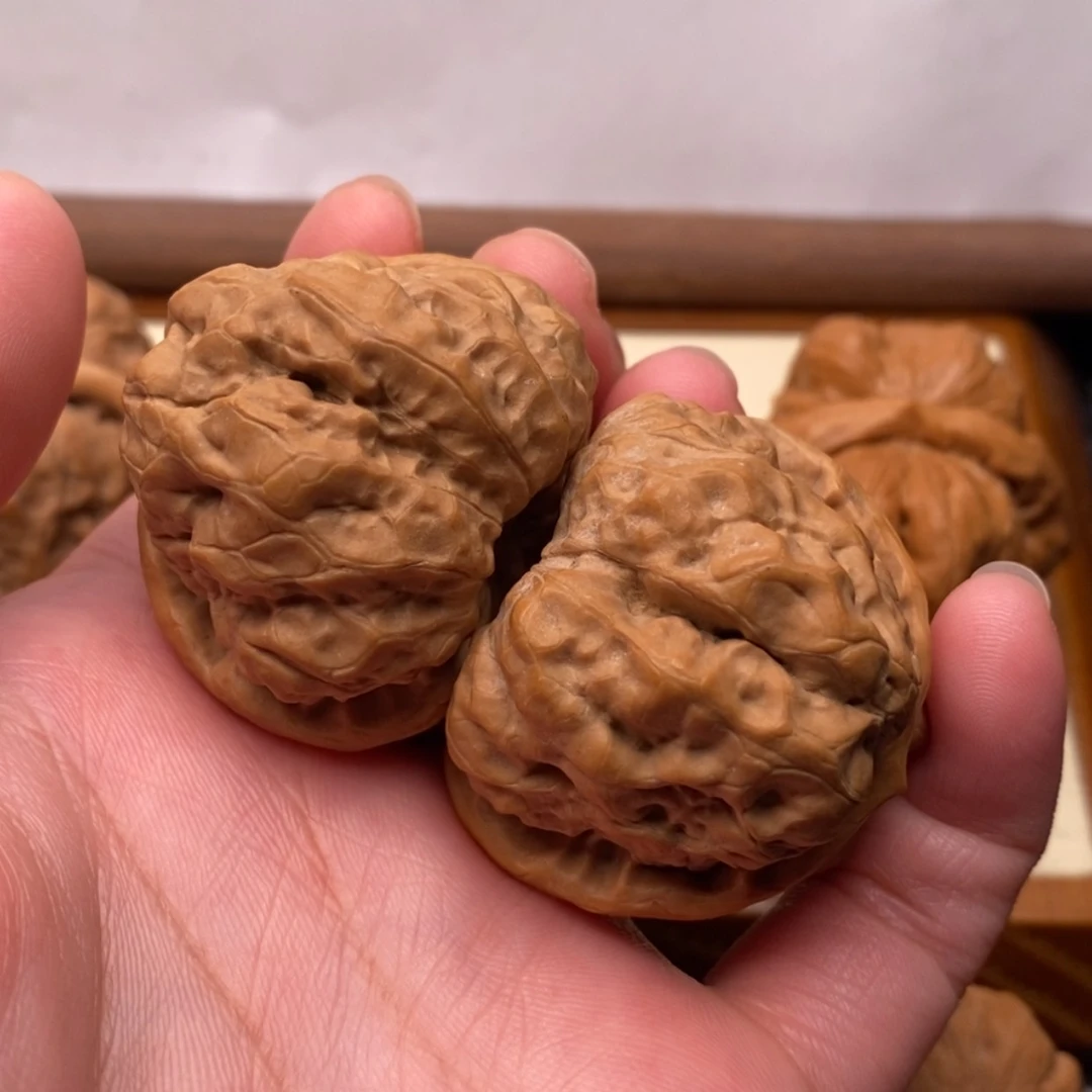 【闪购商品】把件文玩核桃?边40左右
