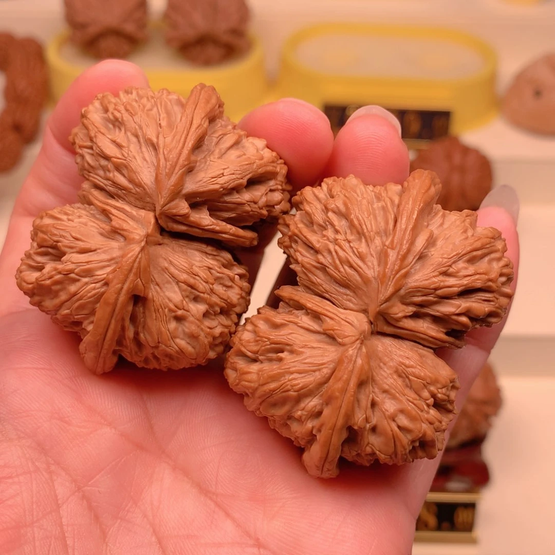 把件文玩核桃毕业球连52白狮子