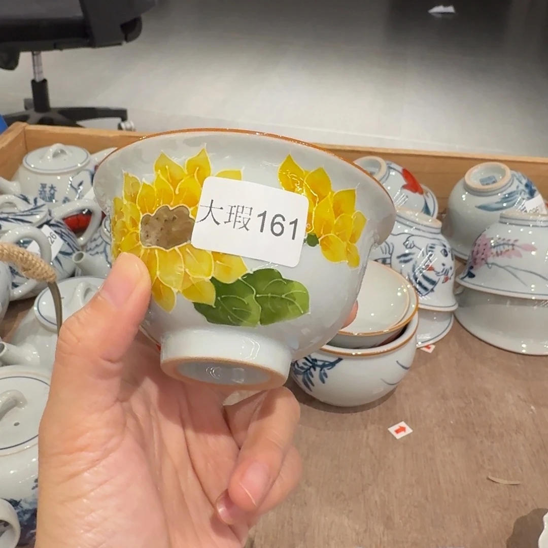 釉下手绘茶具微瑕