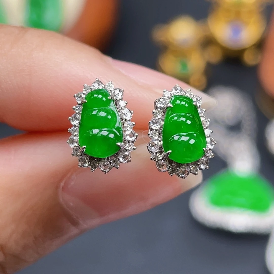 翡翠18K金镶嵌耳饰绿豆子