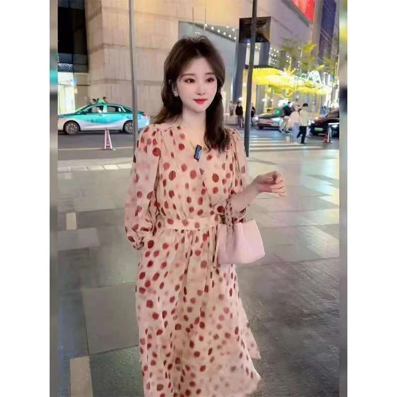 红色波点连衣裙女夏季V领清新收腰显瘦遮肚子波点宽松法式洋气