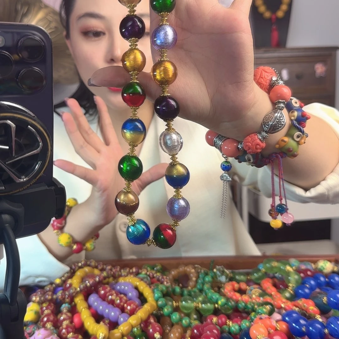 玻璃颈饰淼****3老琉璃的故事是一个人的