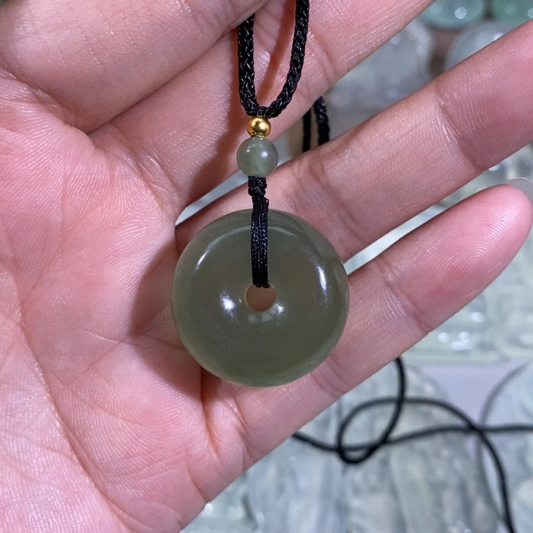 未镶嵌岫玉颈饰吊坠