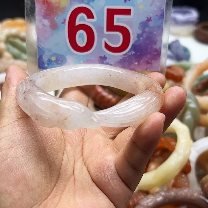 未镶嵌手镯石英岩玉