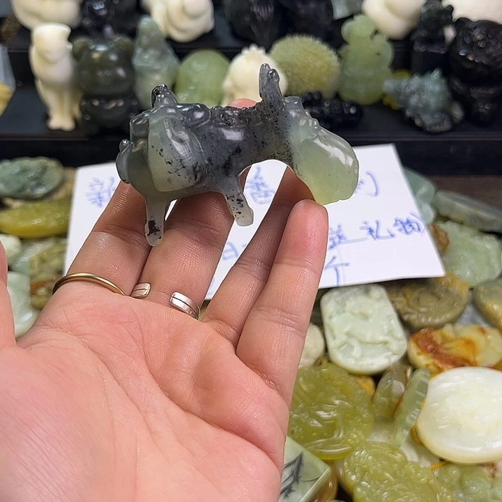 蛇纹石玉未镶嵌项链