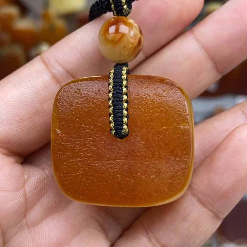 【闪购商品】琥珀颈饰未镶嵌