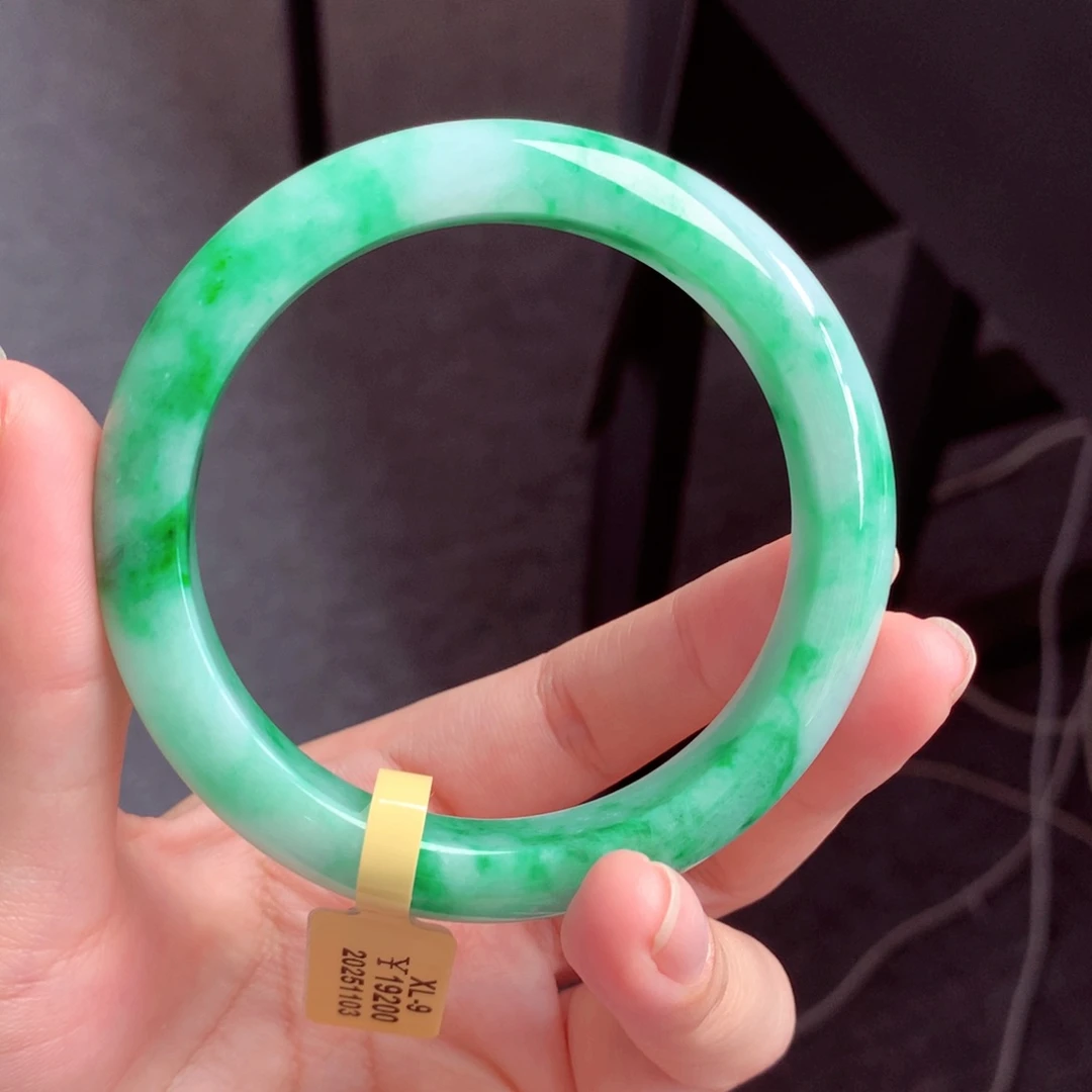 翡翠未镶嵌手镯翡翠