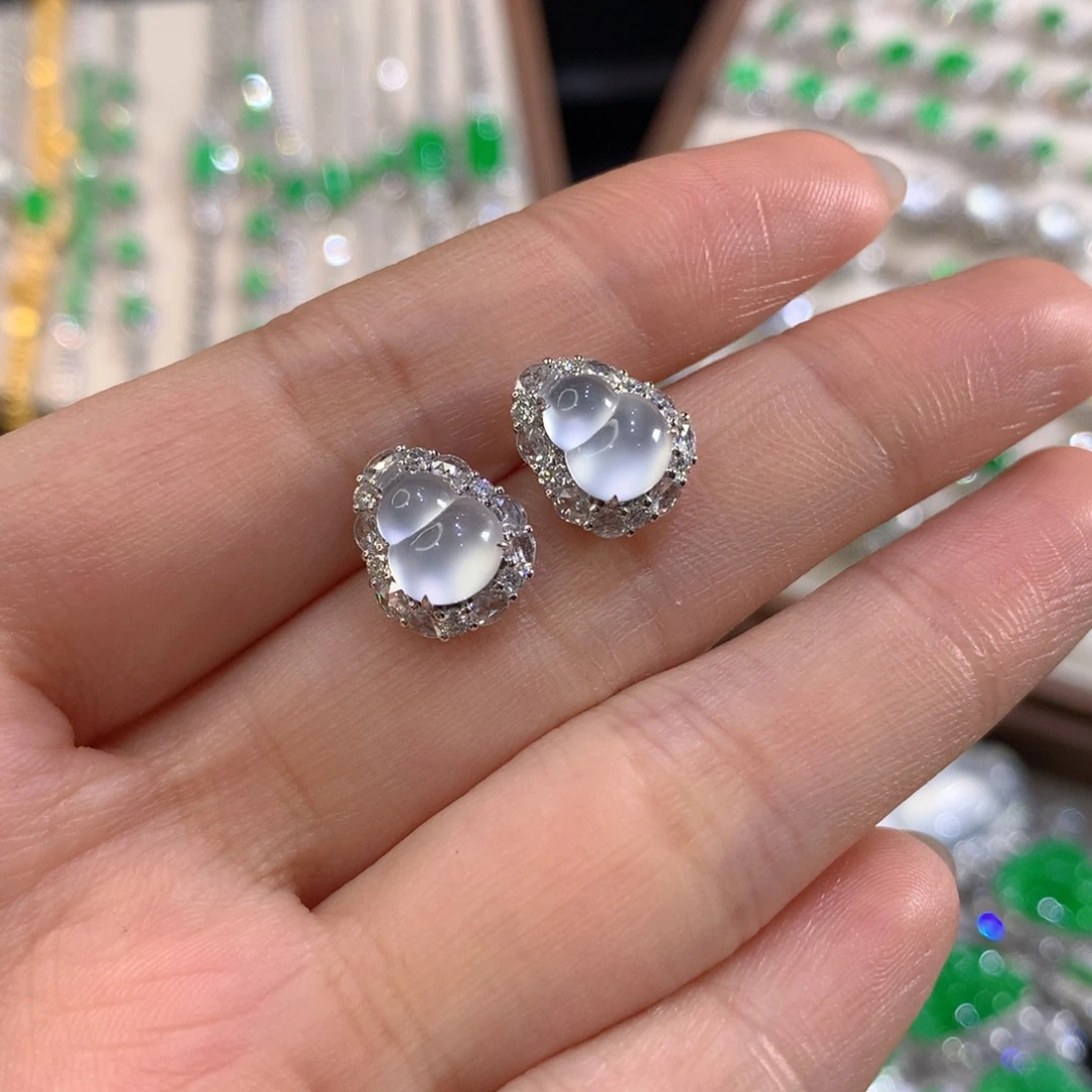 翡翠18K金镶嵌颈饰葫芦耳钉