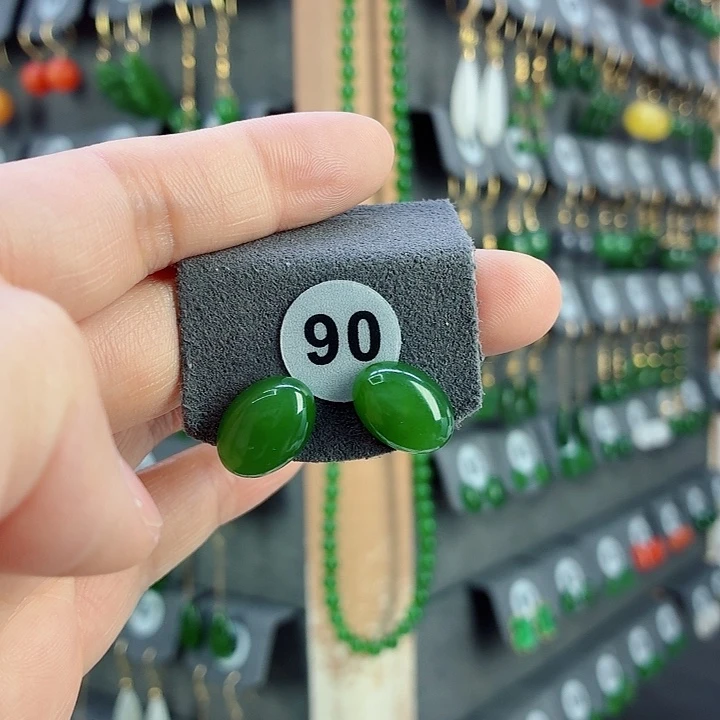 和田玉18K金镶嵌耳饰