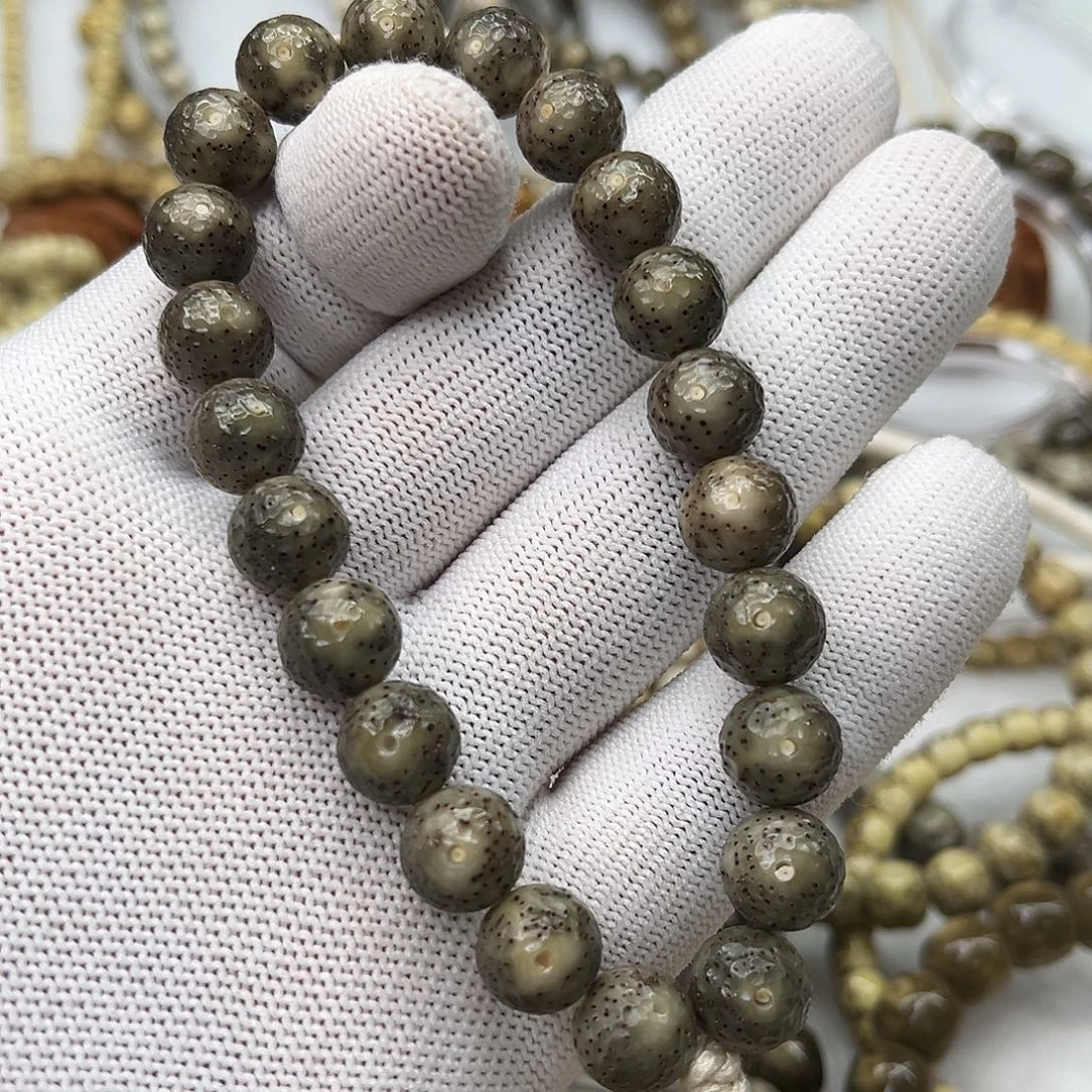 J***.吊坠星月菩提黄金瞳老油料