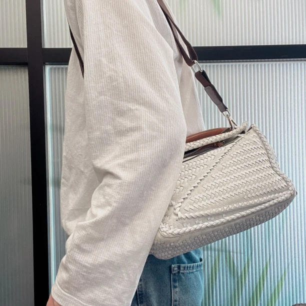 95新 BOTTEGA VENETA/葆蝶家 【龙】72XY08 白色小号puzzle斜挎包