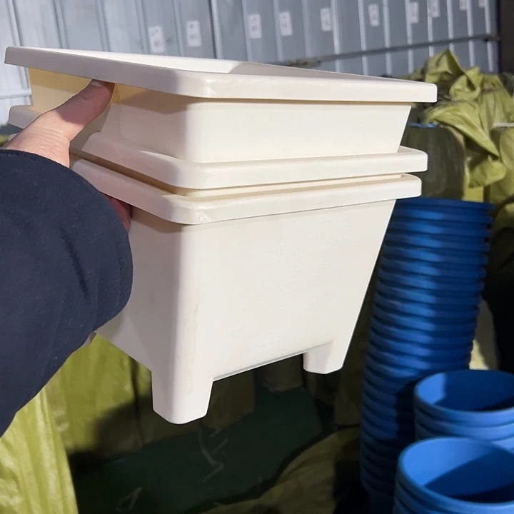 微瑕米白方球根26外径19高3个盆