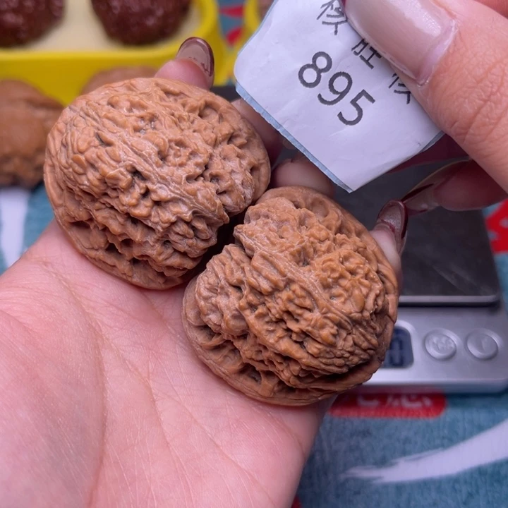 把件文玩核桃南疆石42.895