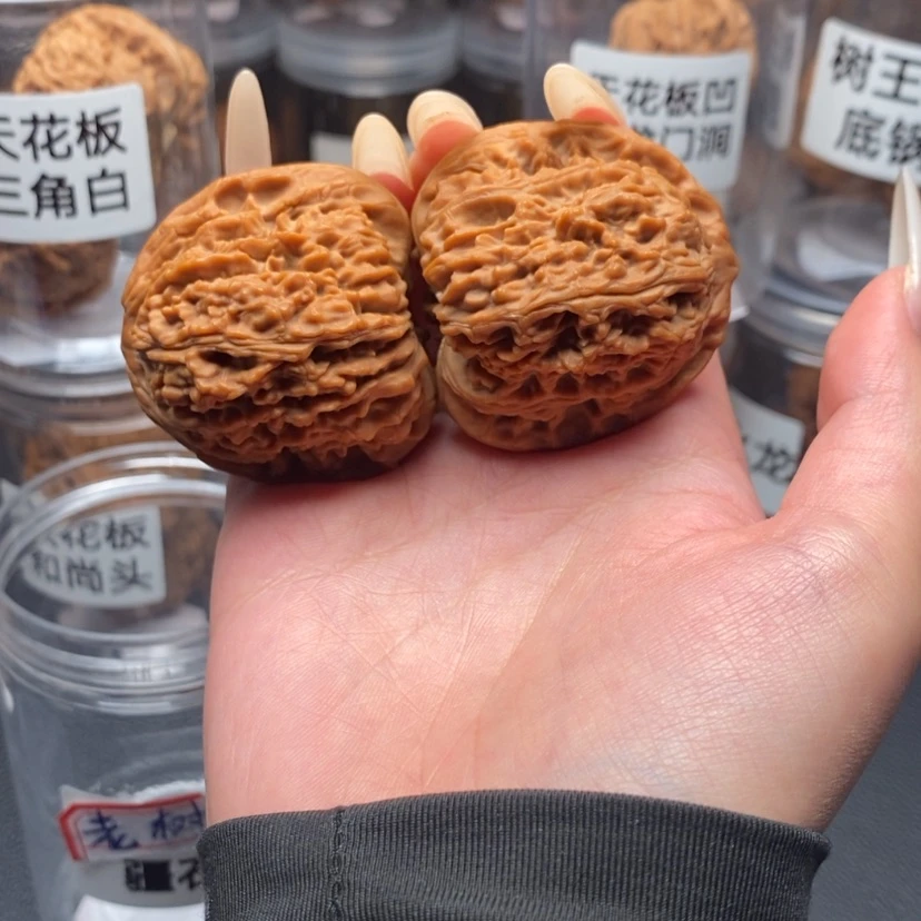 【闪购商品】手串/手链核桃一*＾南疆石。