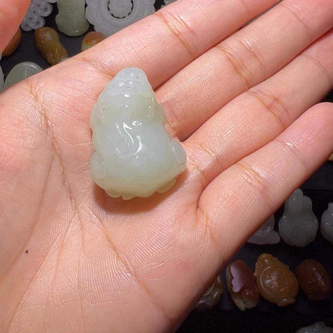 ჰ***客和田玉（糖玉）未镶嵌颈饰