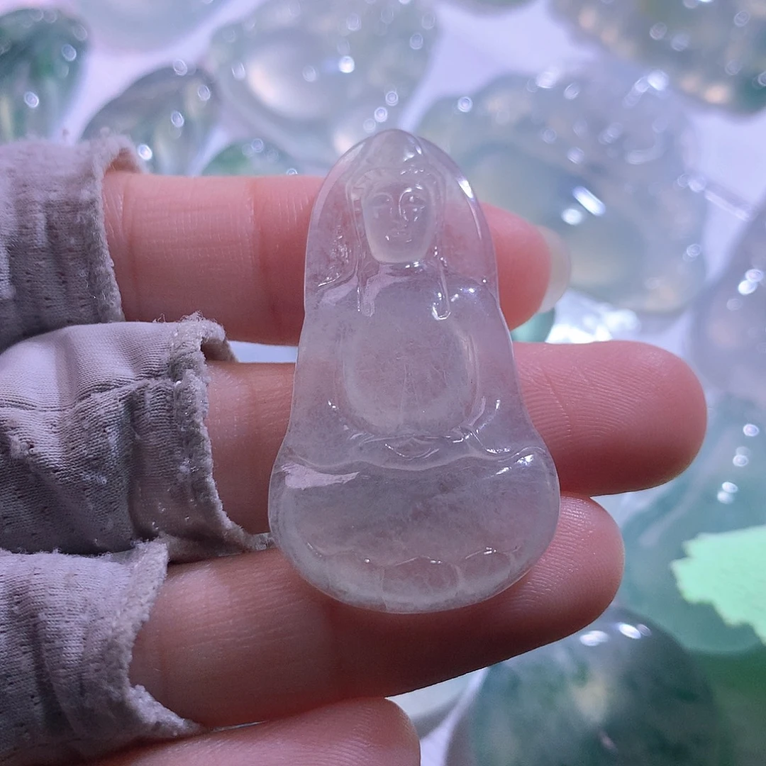翡翠未镶嵌颈饰观音