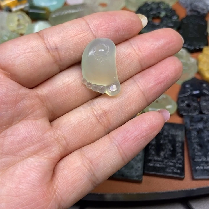 蛇纹石玉合金颈饰