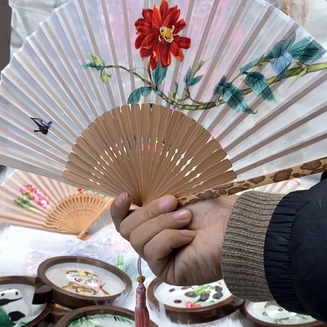 刺绣不****律苏州纯手工制作