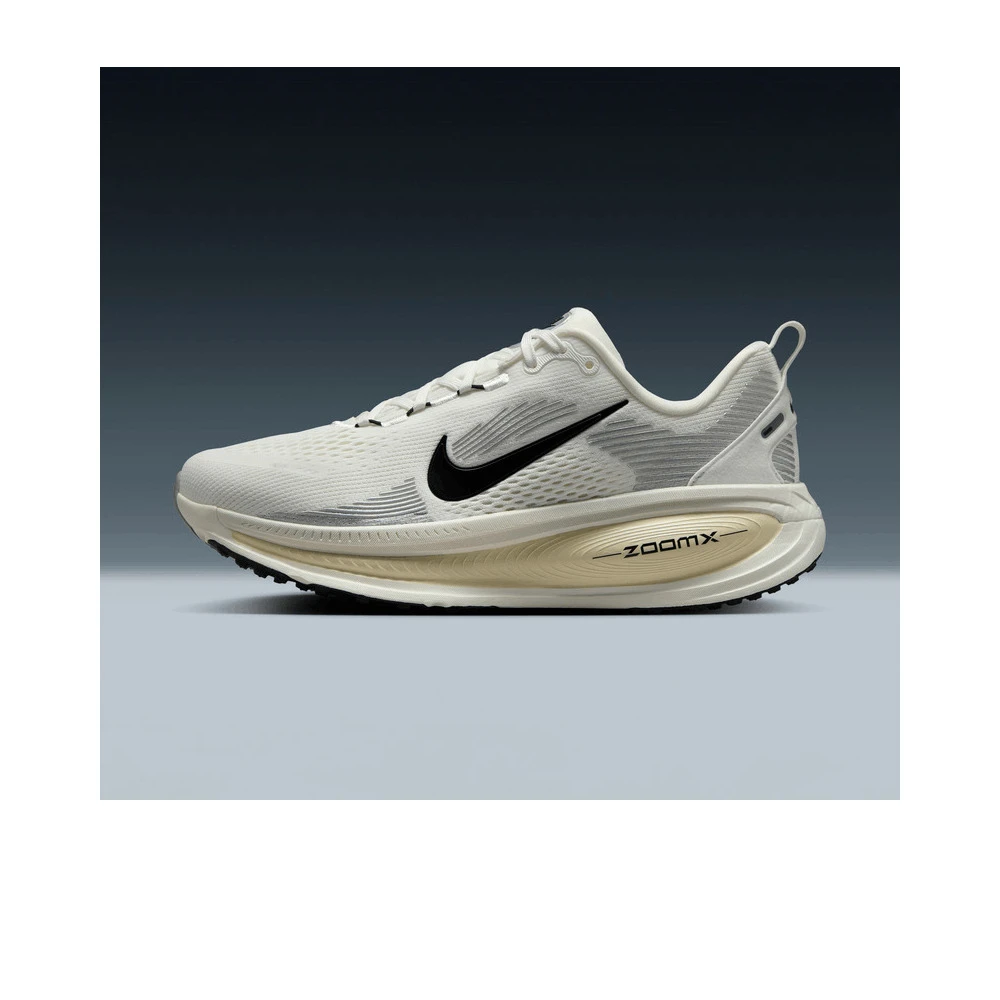 NIKE耐克2025女子运动跑鞋W NIKE VOMERO 18时尚跑步鞋HM6804-101