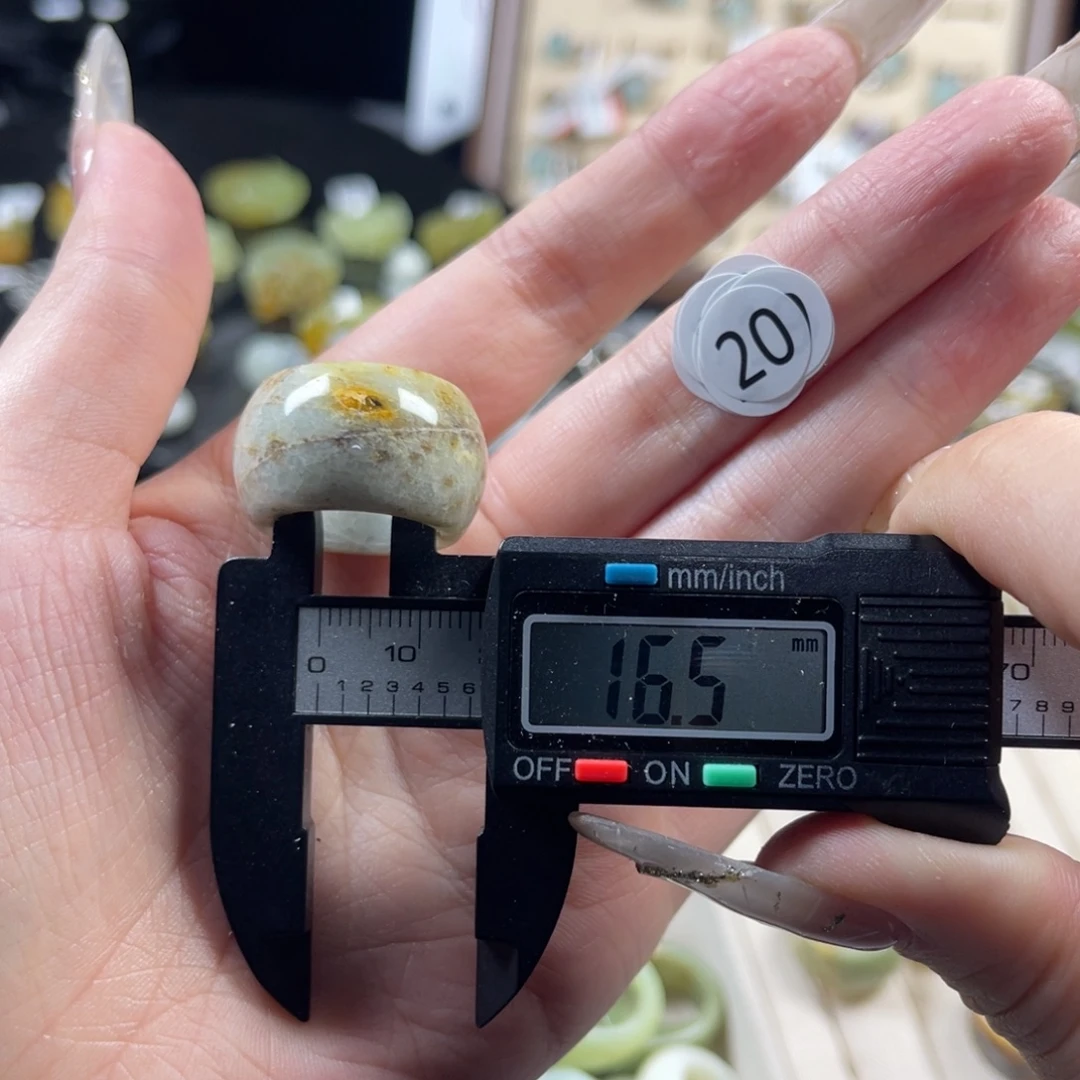 蛇纹石玉未镶嵌戒指