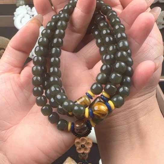 和田玉（糖玉）未镶嵌颈饰