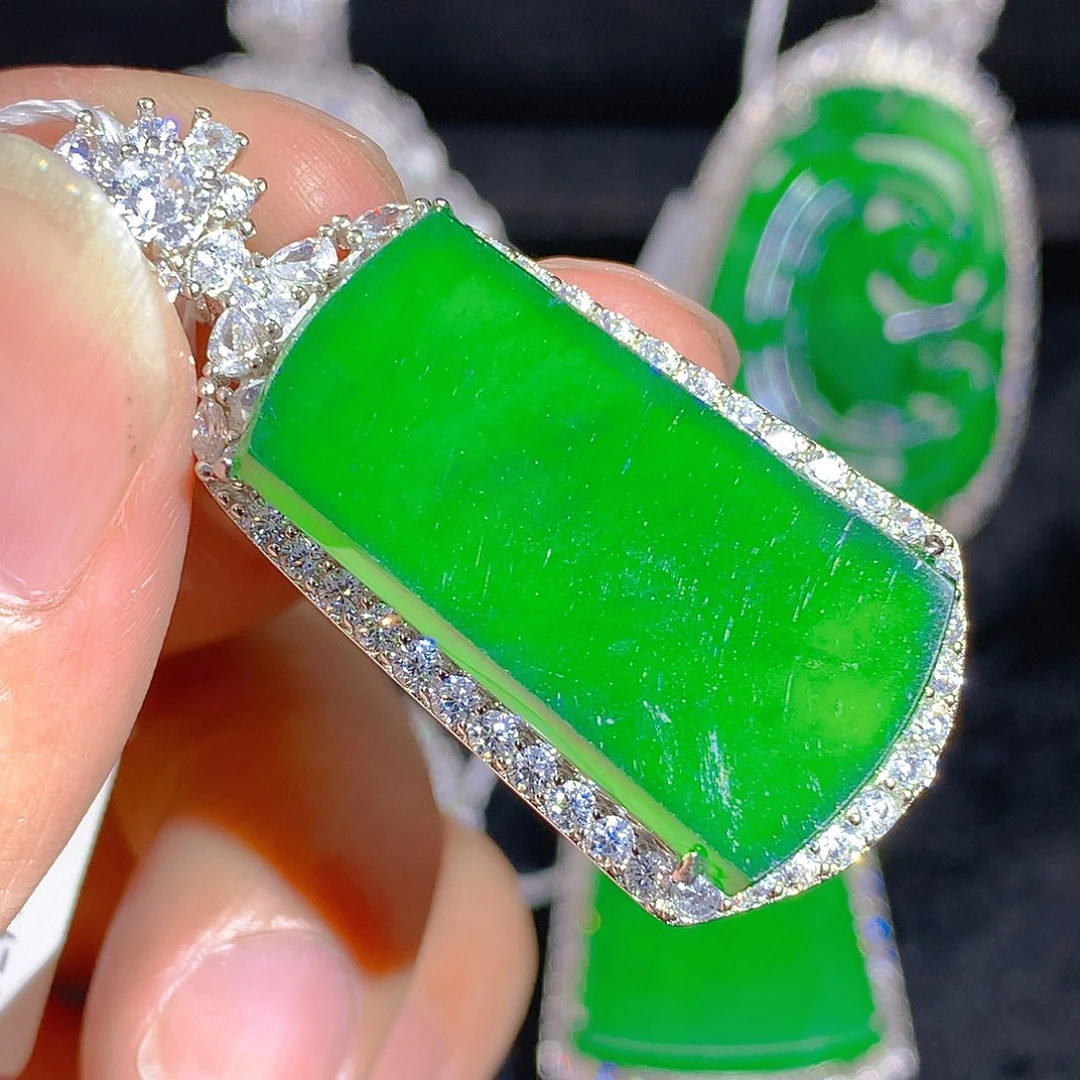 翡翠颈饰银S925镶嵌吊坠