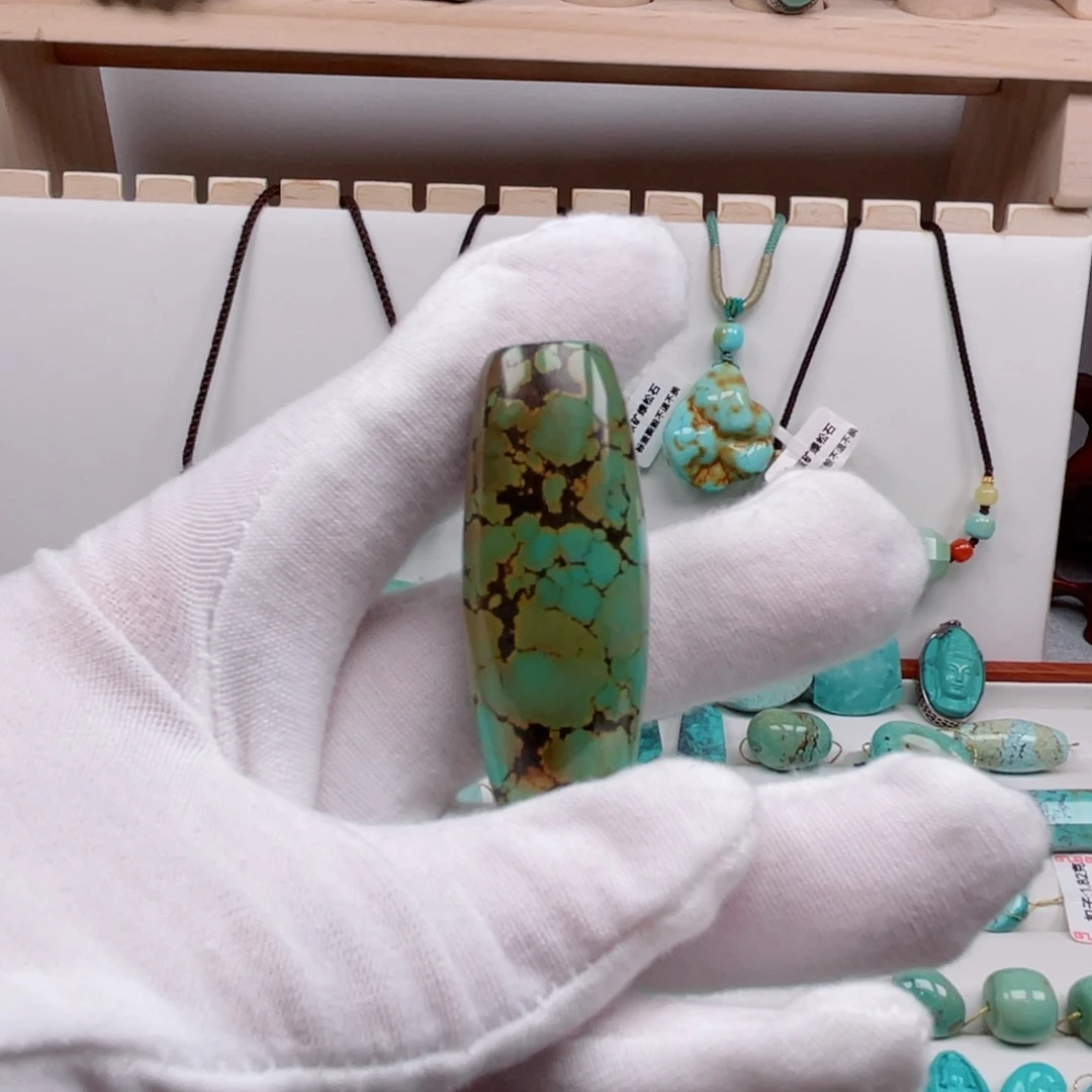 绿松石未镶嵌摆件