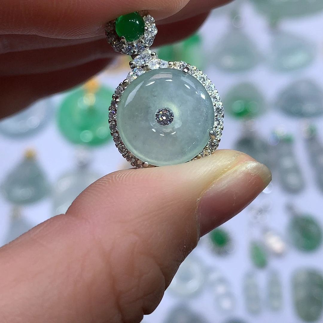 翡翠未镶嵌吊坠(不含链)