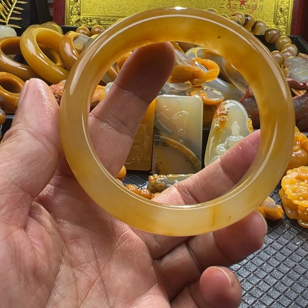 石英质玉未镶嵌颈饰