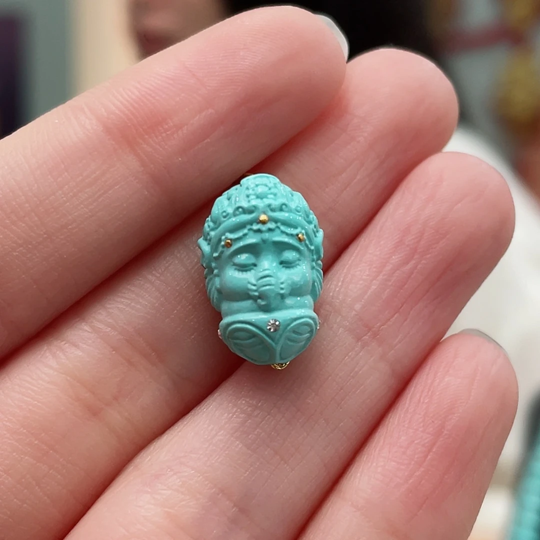 绿松石颈饰未镶嵌