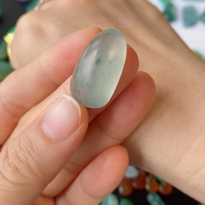 定制翡翠未镶嵌福贝