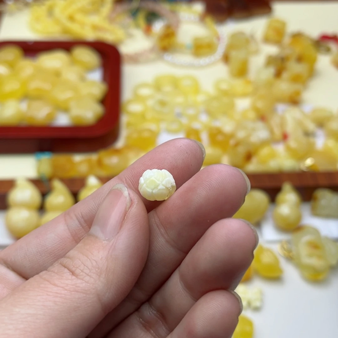 【闪购商品】蜜蜡裸石未镶嵌配饰