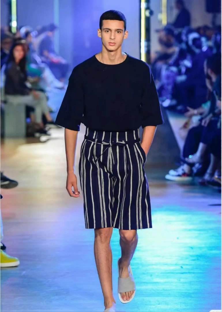 【嗨购3】1298#新款LL百搭男女同款潮流时尚 短袖休闲