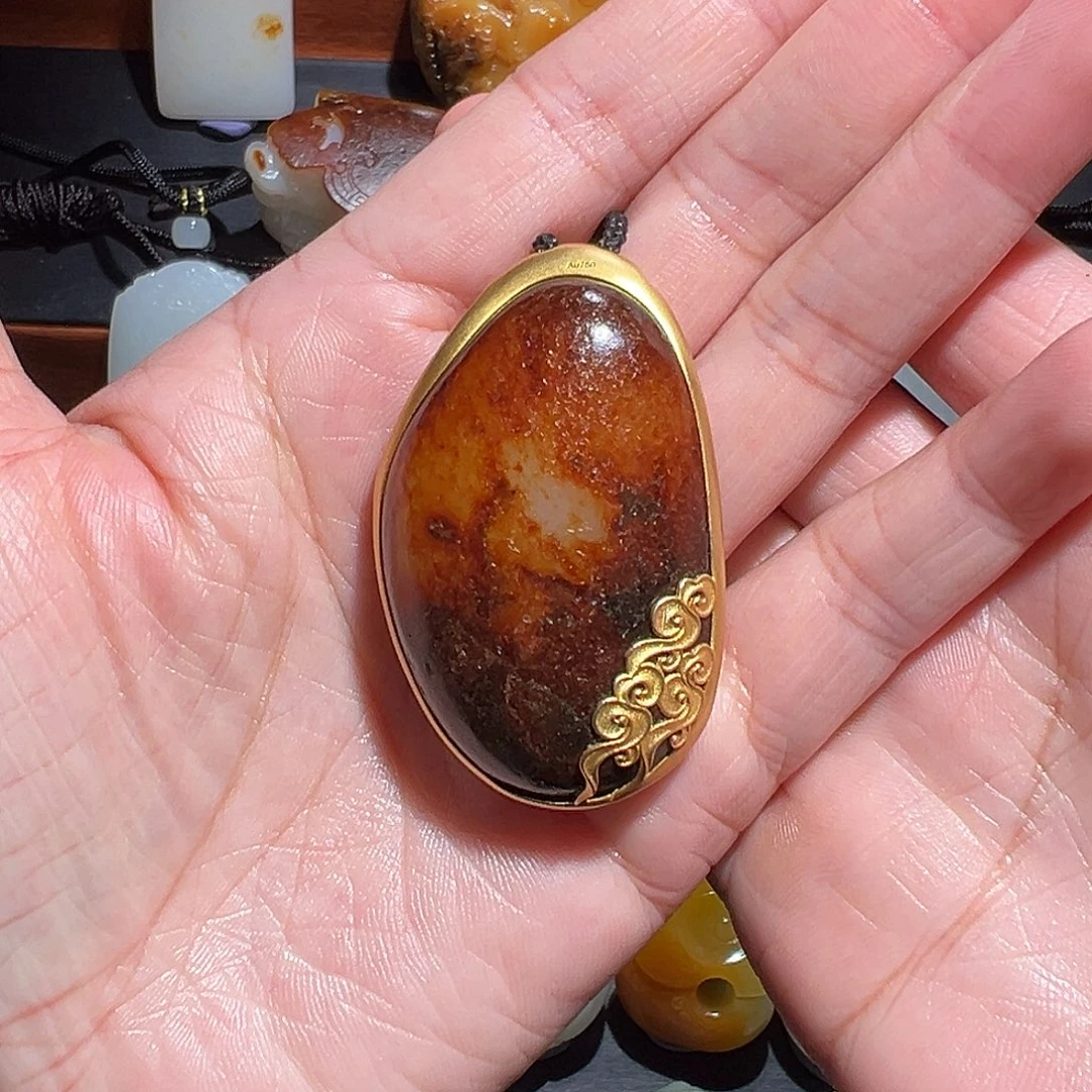 和田玉18K金镶嵌颈饰