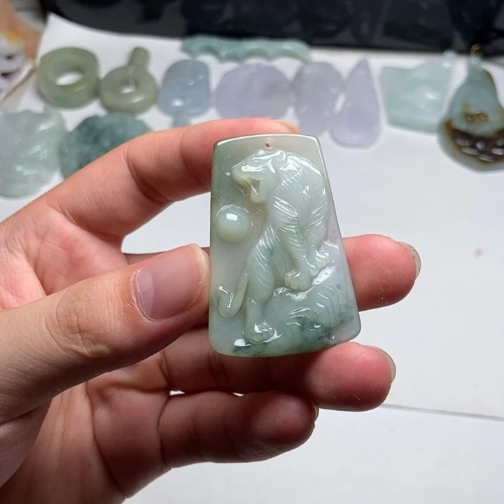 颈饰未镶嵌翡翠虎牌15