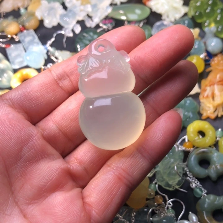 蛇纹石玉未镶嵌耳坠挂件