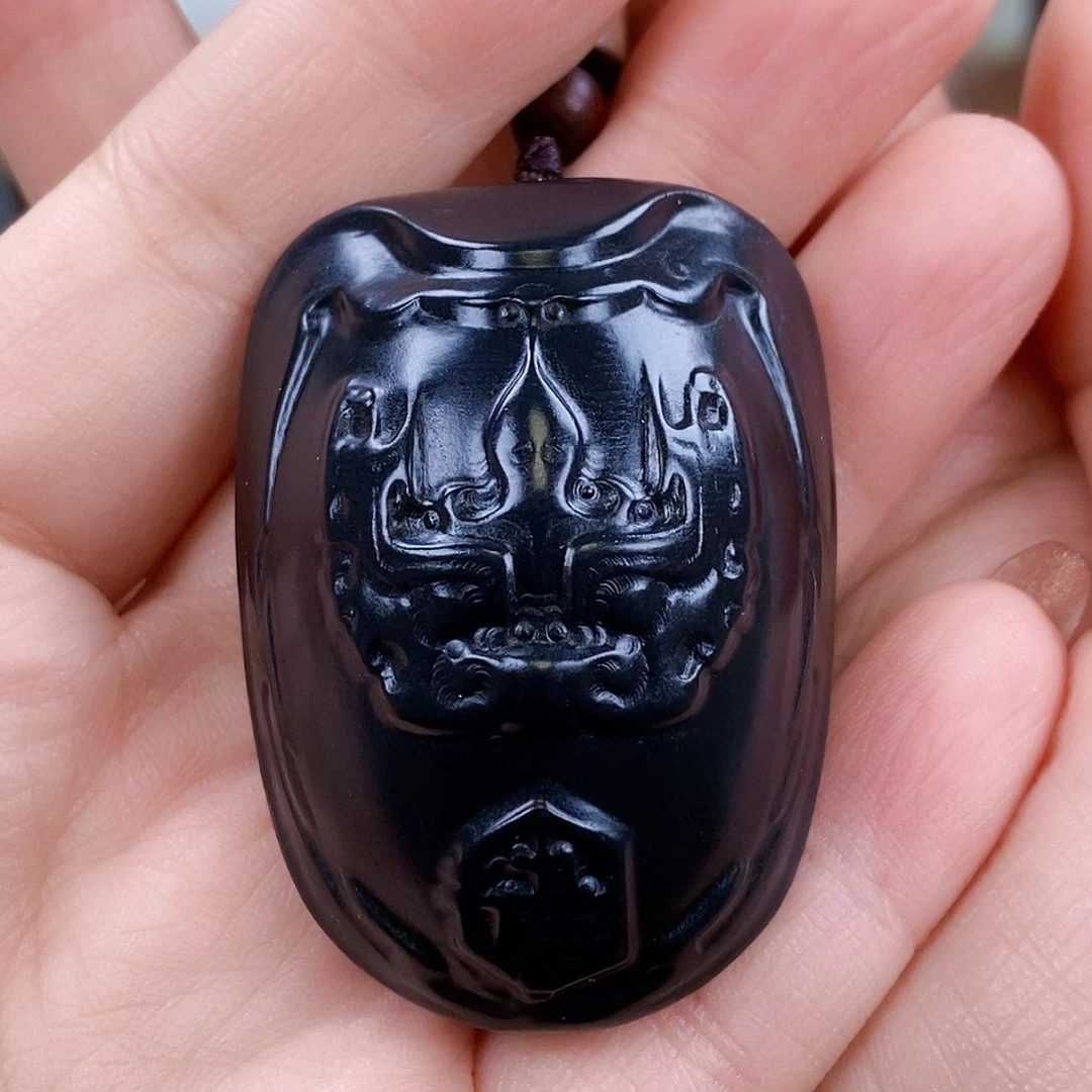 和田玉颈饰未镶嵌幸*哥