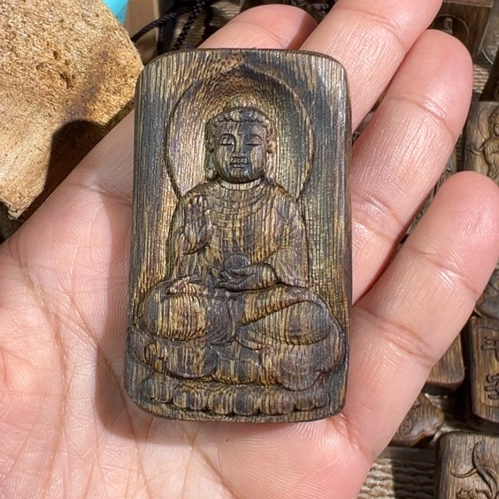 沉香沉香碎屑绿棋楠沉香雕刻牌13.9克