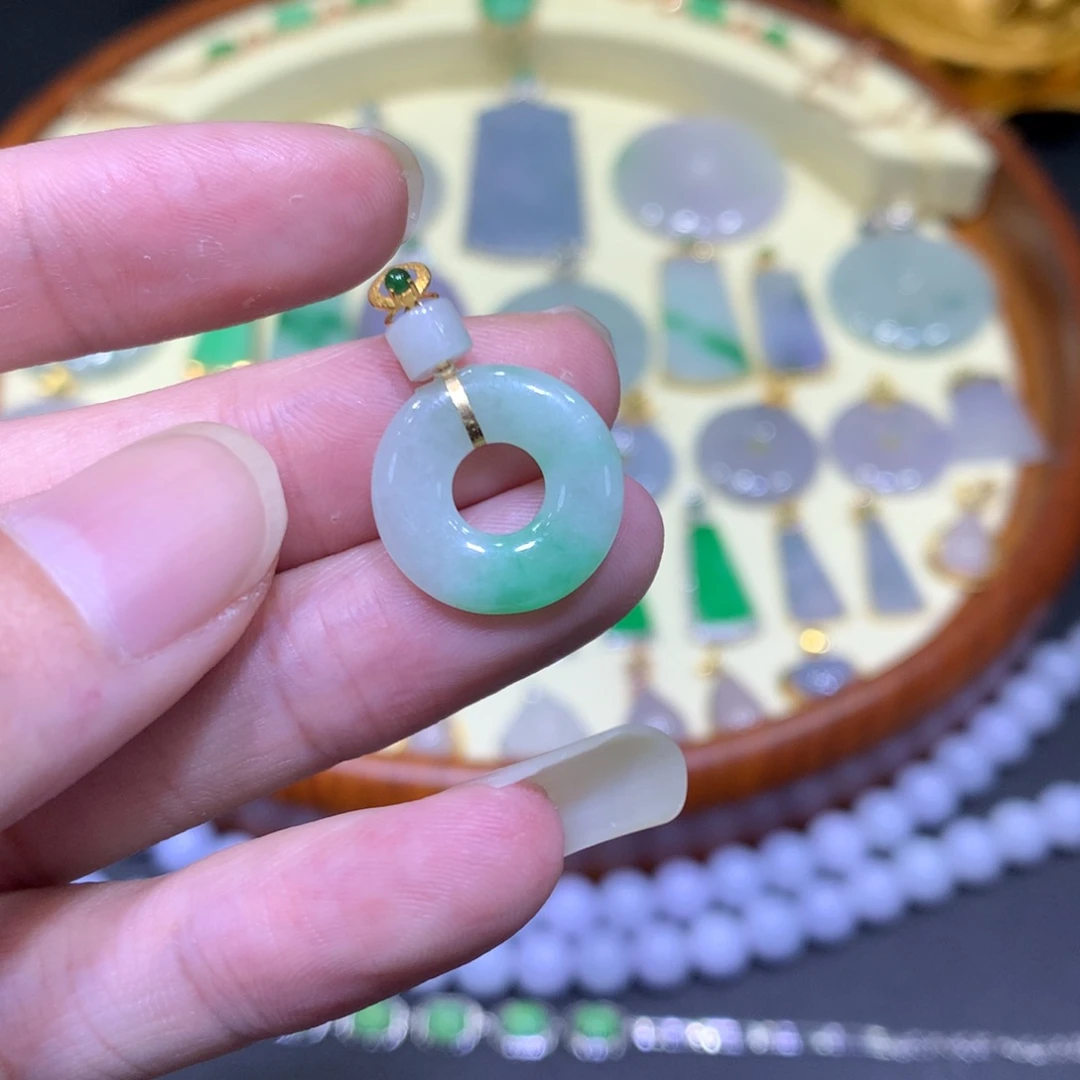 翡翠吊坠(不含链)18K金镶嵌