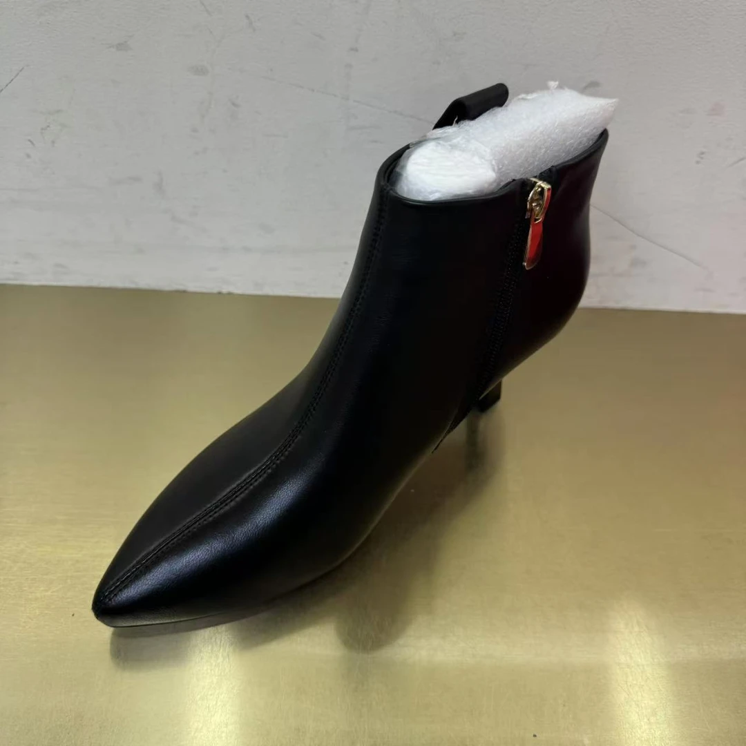 露露严选手工真皮时尚短靴女现货断码235