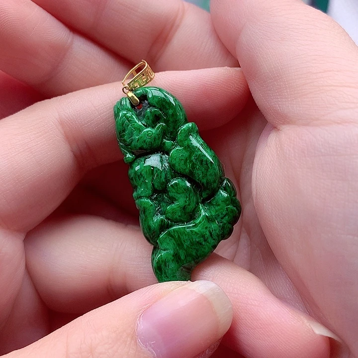 翡翠18K金镶嵌颈饰翡翠