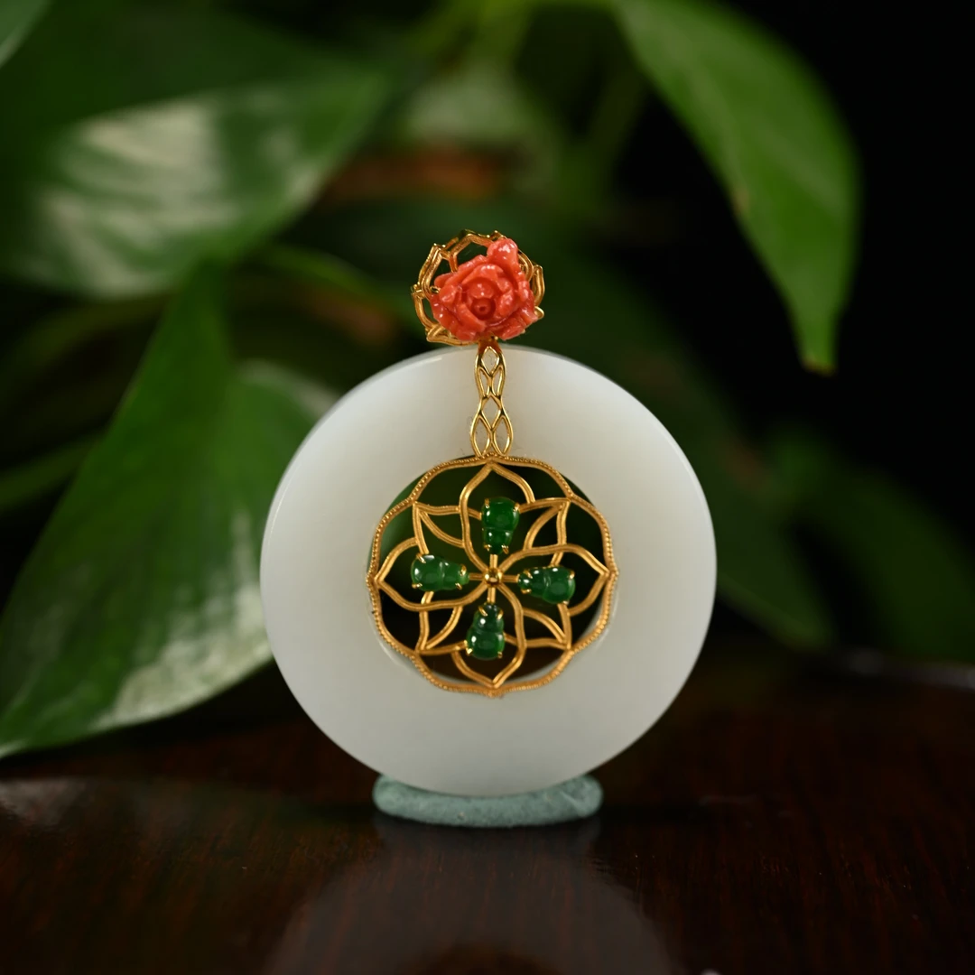 lot8832 2601010010和田玉富贵满堂挂件/保利