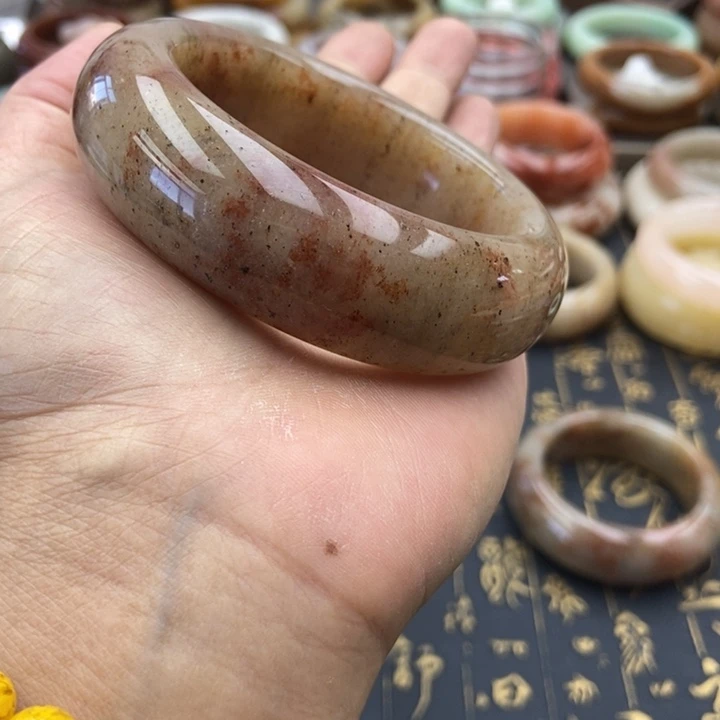 石英质玉手镯未镶嵌