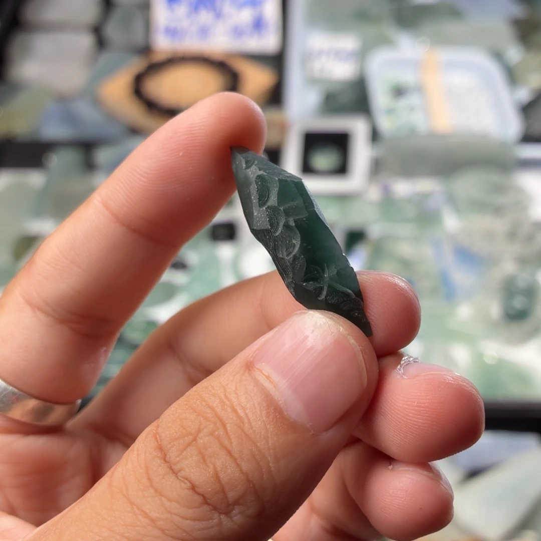 未镶嵌定制翡翠天然缅甸翡翠a货冰种深蓝假山料