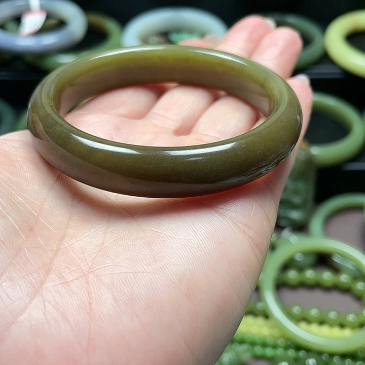 和田玉（糖玉）未镶嵌手镯